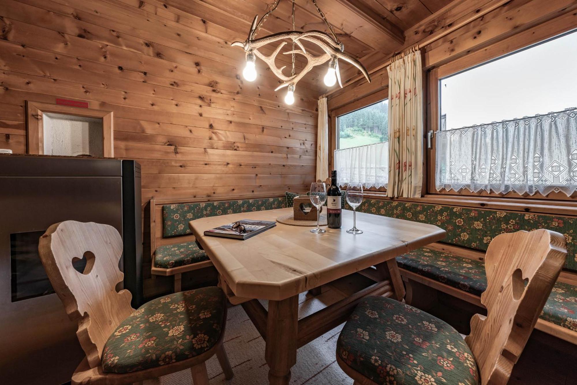 Holzknechthuette Villa Mayrhofen Exteriör bild